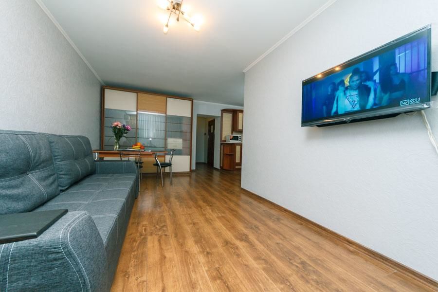 Апартаменты Two bedsright near Arena Киев-17