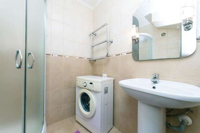 Апартаменты Two bedsright near Arena Киев-15