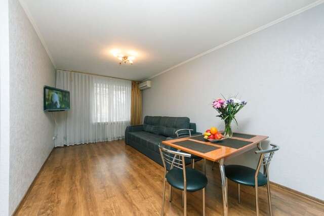 Апартаменты Two bedsright near Arena Киев-18