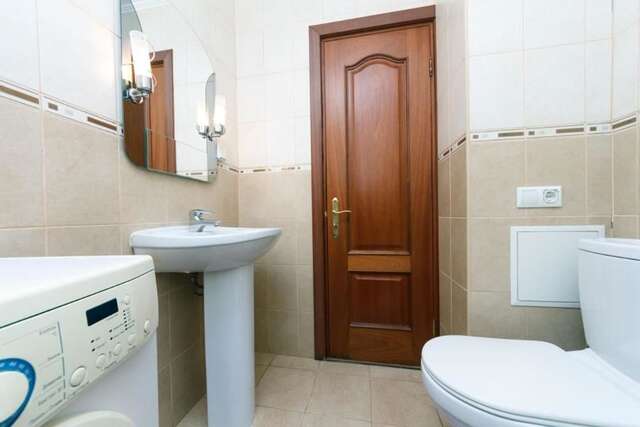 Апартаменты Two bedsright near Arena Киев-41