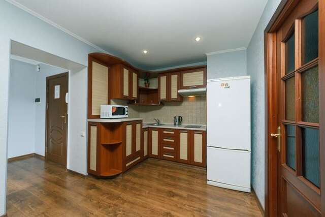Апартаменты Two bedsright near Arena Киев-6