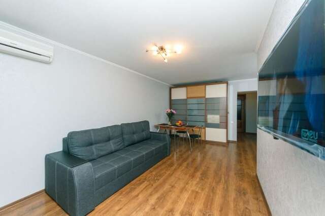 Апартаменты Two bedsright near Arena Киев-49